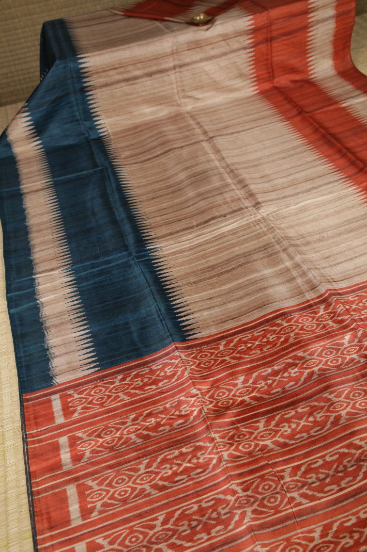 Cream White Jute Sarees with Without Zari Zari Temple Borders view 2