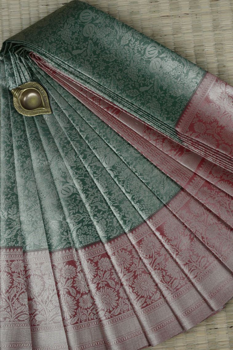 Green Visiri Madippu Silk Sarees with Gold Zari Floral Patterns view 1