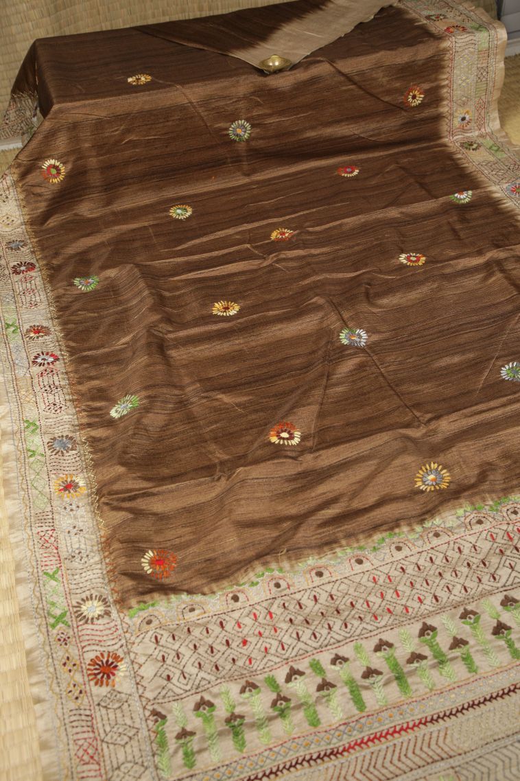 Tortilla Brown Jute Sarees with Without Zari Zari Buttis (small Dots Or Motifs) view 2