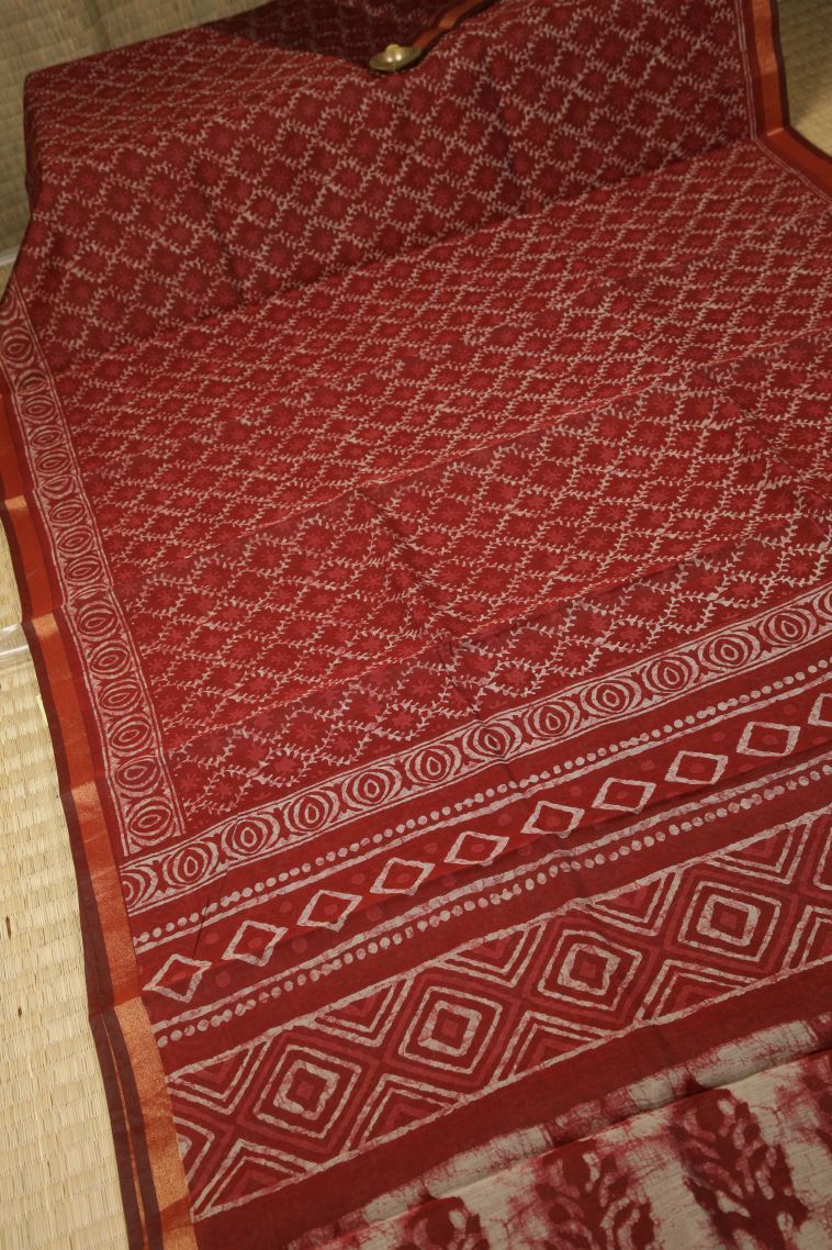 Apple Red Chanderi Cotton Sarees with Without Zari Zari Geometric Shapes view 2