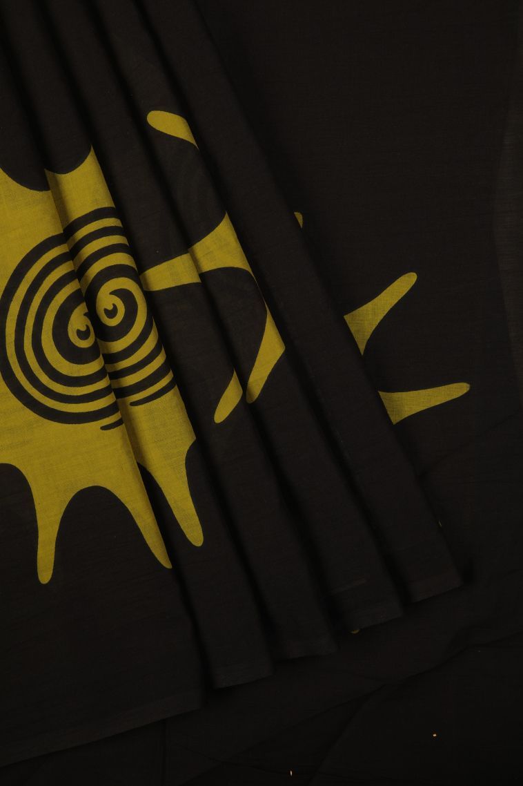 Rock Black Cotton Sarees with Without Zari Zari Geometric Shapes view 1