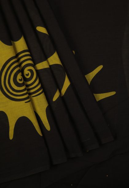 Rock Black Cotton Sarees with Without Zari Zari Geometric Shapes