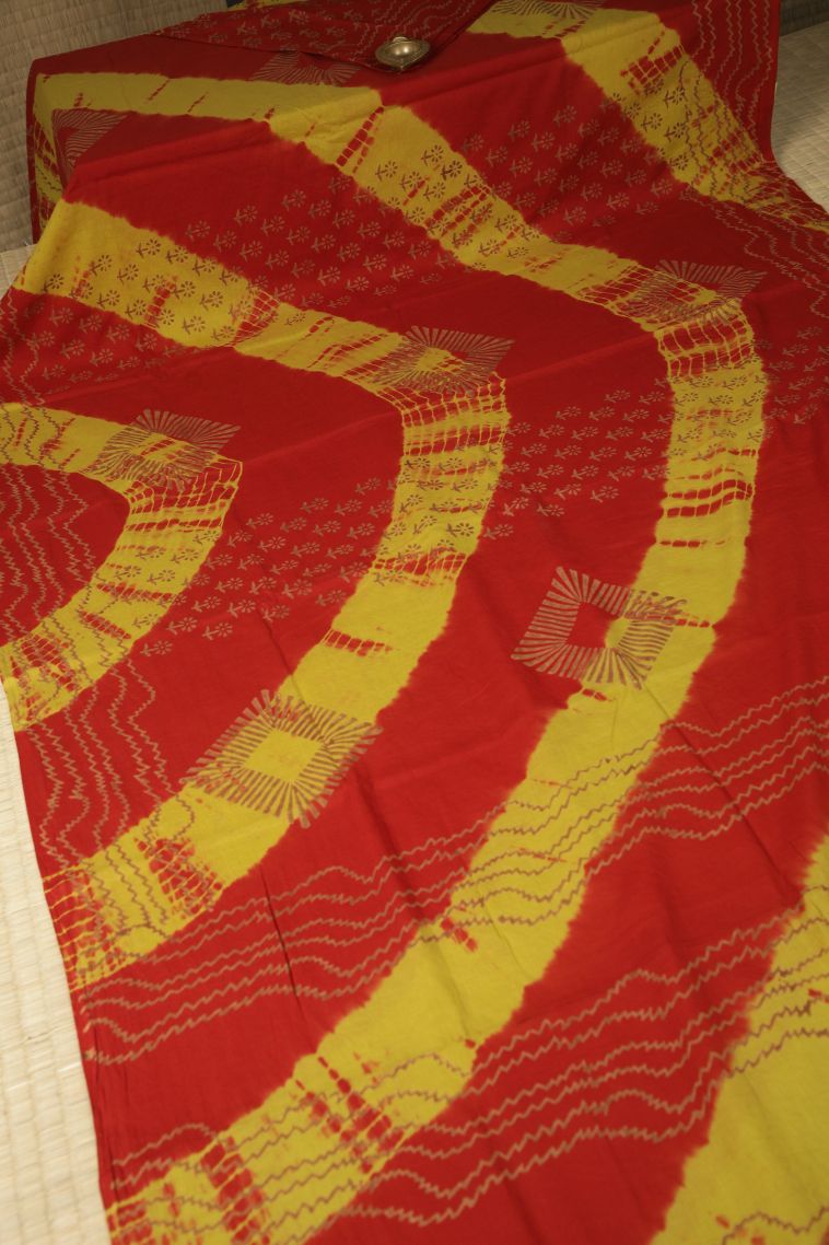 Dawn Red Cotton Sarees with Without Zari Zari Geometric Shapes view 2