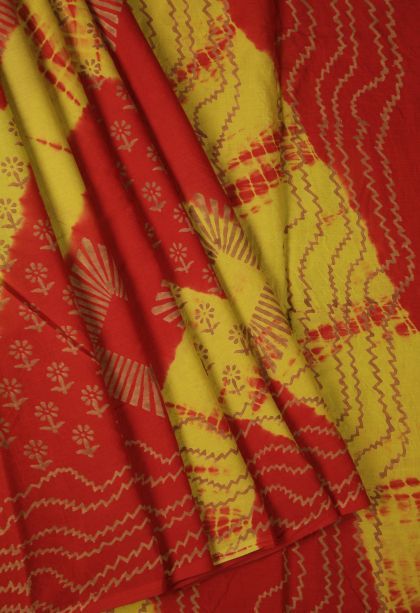 Dawn Red Cotton Sarees with Without Zari Zari Geometric Shapes