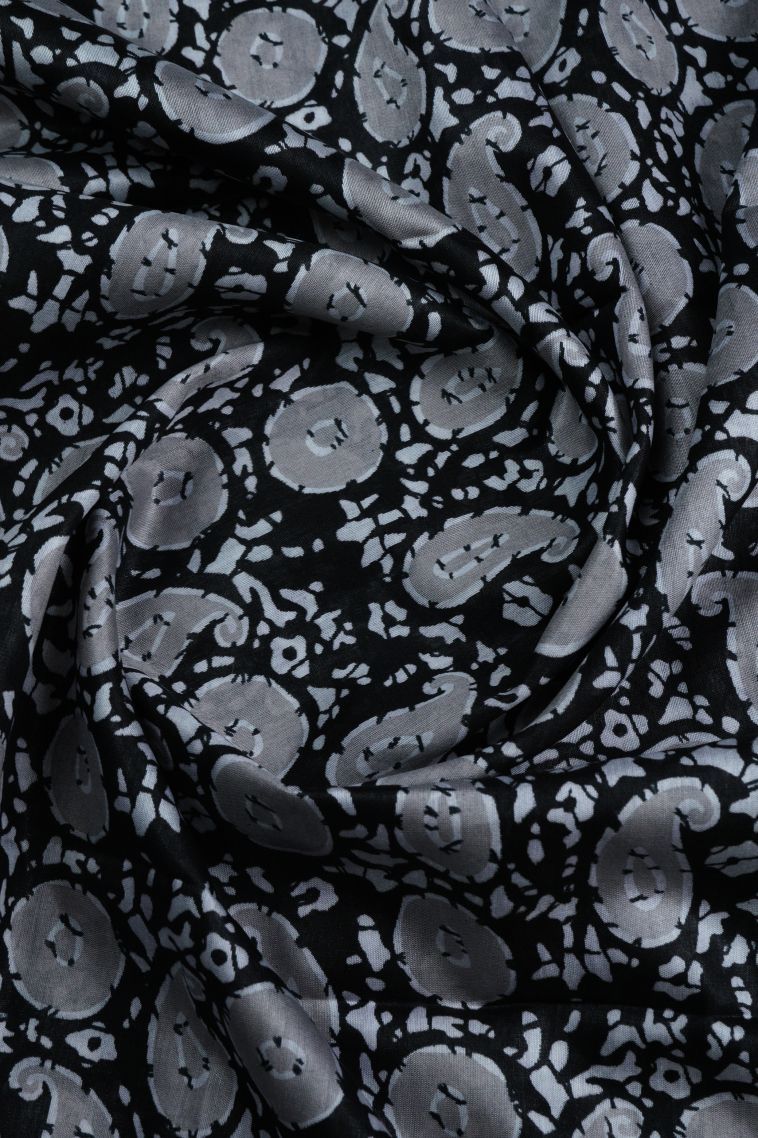 Asphalt Black Chanderi Cotton Sarees with Without Zari Zari Paisley (mango Design) view 4