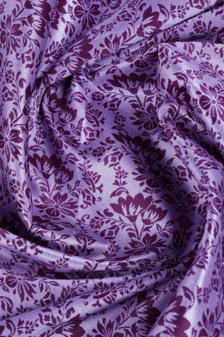 Amethyst Purple Visiri Madippu Silk Sarees with Silver Zari Floral Patterns view 4