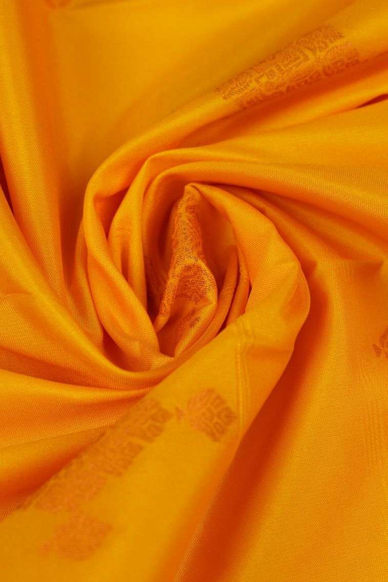 Fawn Yellow Visiri Madippu Silk Sarees with Gold Zari Buttis (small Dots Or Motifs) view 4