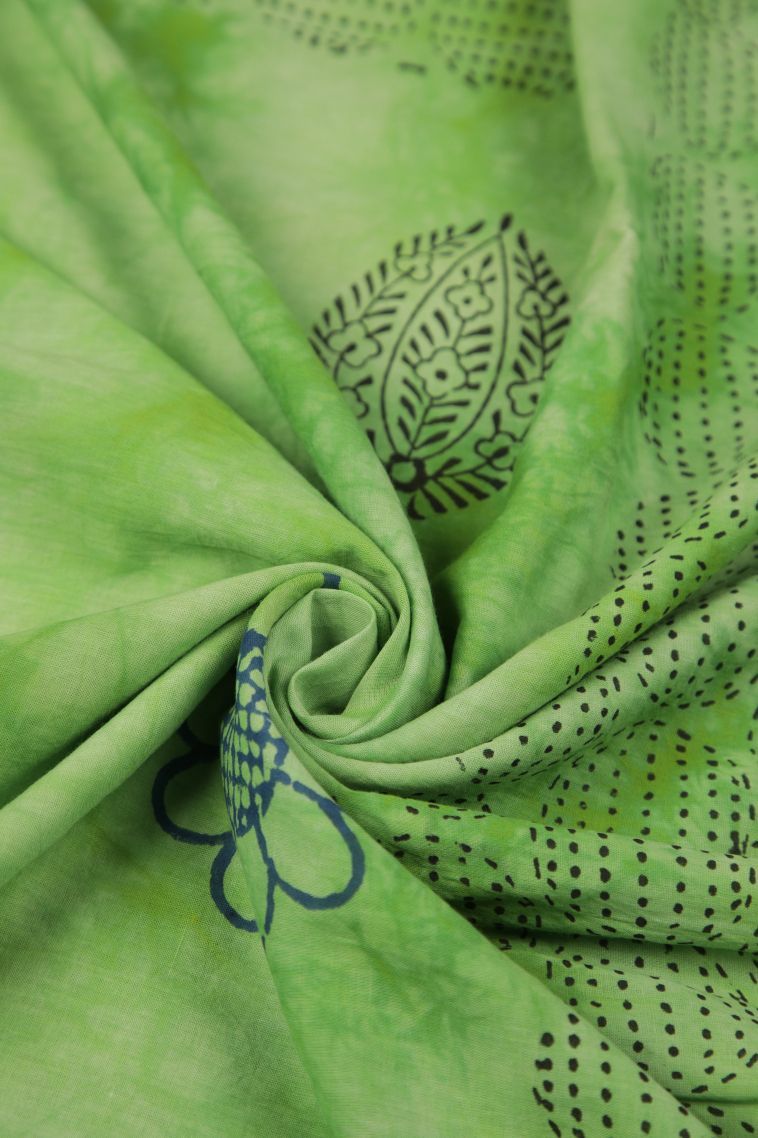 Lime Green Cotton Sarees with Without Zari Zari Floral Patterns view 4