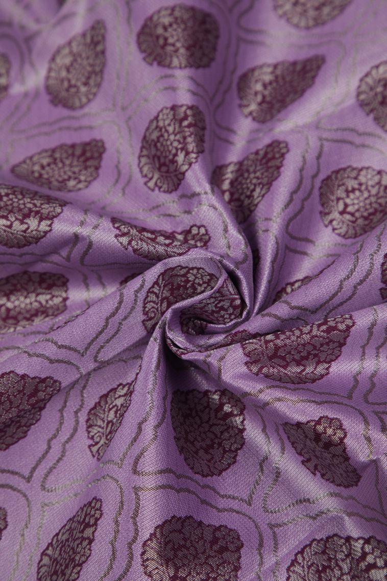 Iris Purple Visiri Madippu Silk Sarees with Silver Zari Floral Patterns view 4