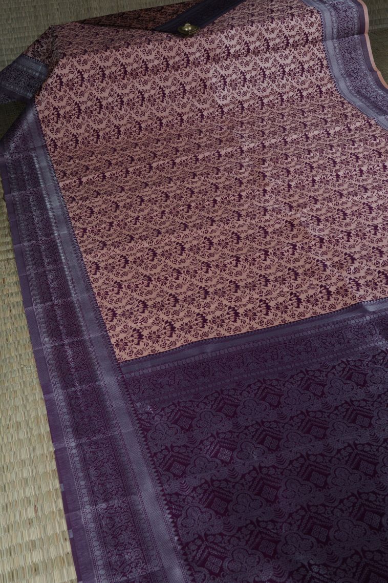 Peach Pink Visiri Madippu Silk Sarees with Silver Zari Floral Patterns view 2