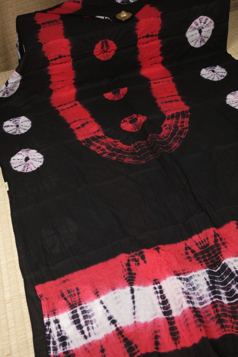 Rock Black Cotton Sarees with Without Zari Zari Geometric Shapes view 2