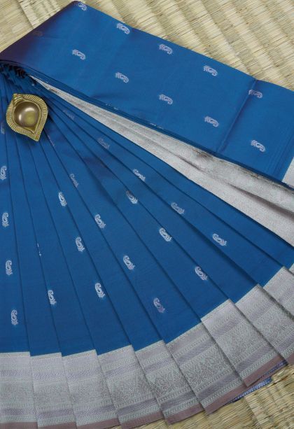Cerulean Blue Visiri Madippu Silk Sarees with Gold And Silver Zari Buttis (small Dots Or Motifs)