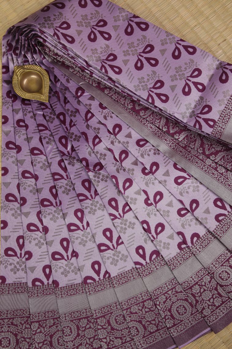 Iris Purple Visiri Madippu Silk Sarees with Silver Zari Floral Patterns view 1