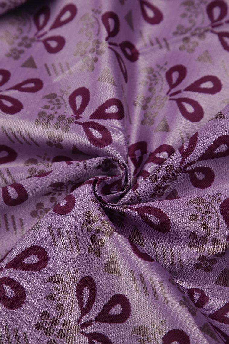 Iris Purple Visiri Madippu Silk Sarees with Silver Zari Floral Patterns view 4