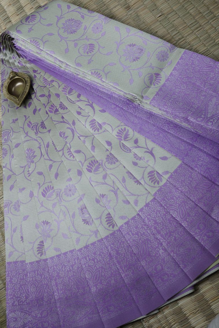 Smoke White Visiri Madippu Silk Sarees with Silver Zari Floral Patterns view 1