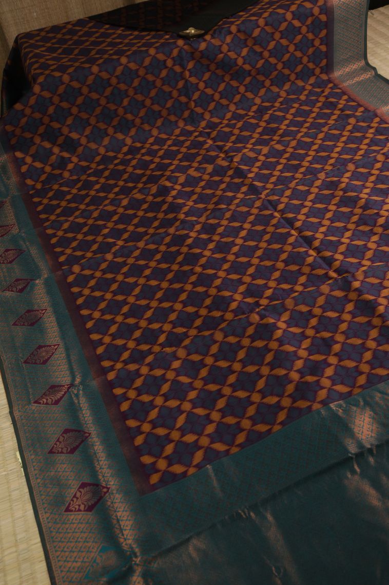 Mauve Purple Apoorva Silk Sarees with Copper Zari Geometric Shapes view 2