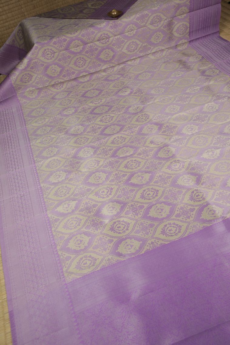 Cream White Visiri Madippu Silk Sarees with Silver Zari Floral Patterns view 2