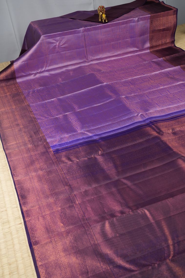 Lilac Purple Kanchipuram Silk Sarees with Gold Zari Geometric Shapes view 2
