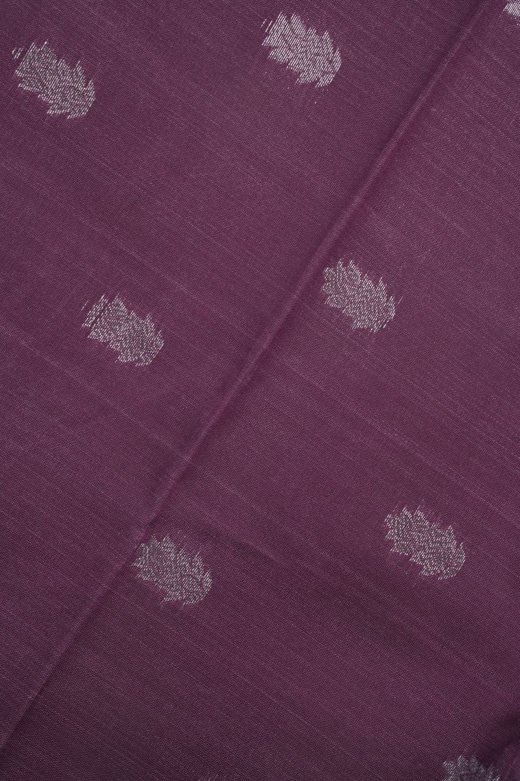 Lavender Purple Visiri Madippu Silk Sarees with Silver Zari Floral Patterns view 3