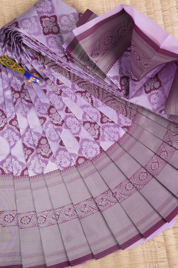 Lavender Purple Visiri Madippu Silk Sarees with Silver Zari Floral Patterns view 1