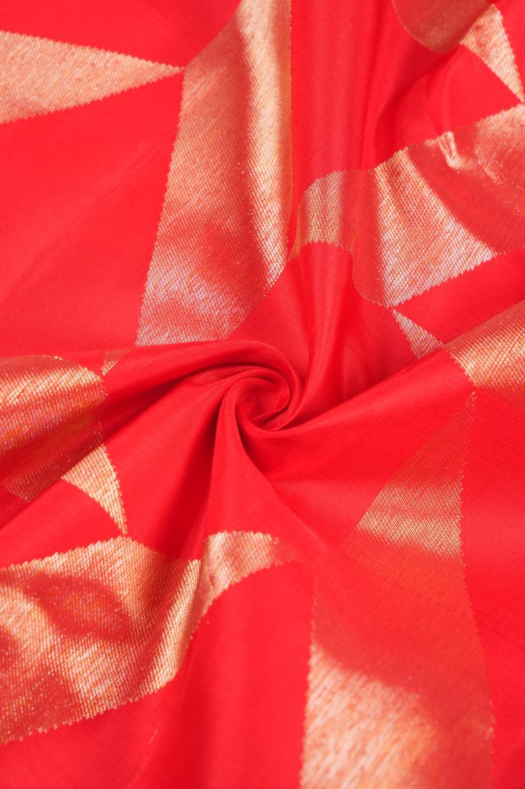 Rose  Red Kanchipuram Silk Sarees with Gold Zari Geometric Shapes view 4