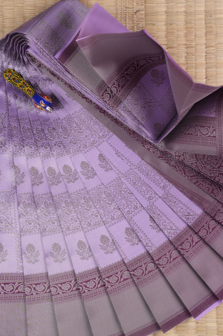 Orchid Purple Visiri Madippu Silk Sarees with Silver Zari Floral Patterns view 1