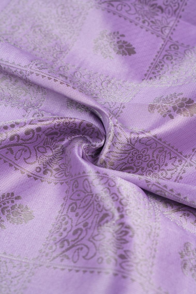 Orchid Purple Visiri Madippu Silk Sarees with Silver Zari Floral Patterns view 4