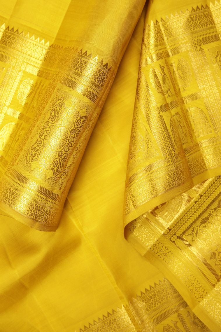 Magenta Purple Kanchipuram Silk Sarees with Gold Zari Buttis (small Dots Or Motifs) view 3