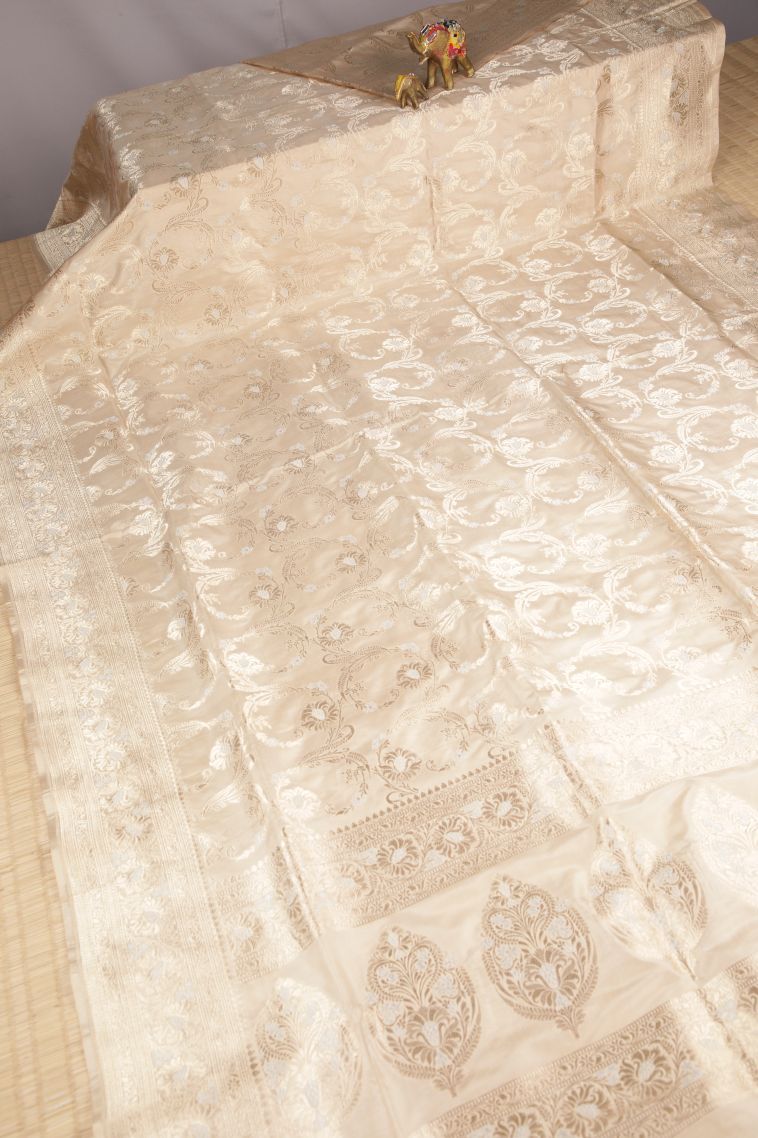 Cream White Banaras Silk Saree with Gold Zari Floral Patterns view 2