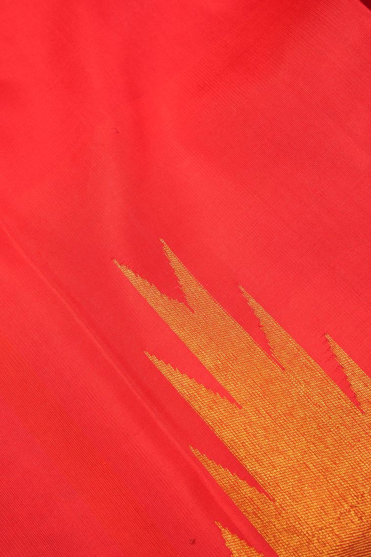 Cream White Kanchipuram Silk Sarees with Gold Zari Plain view 3