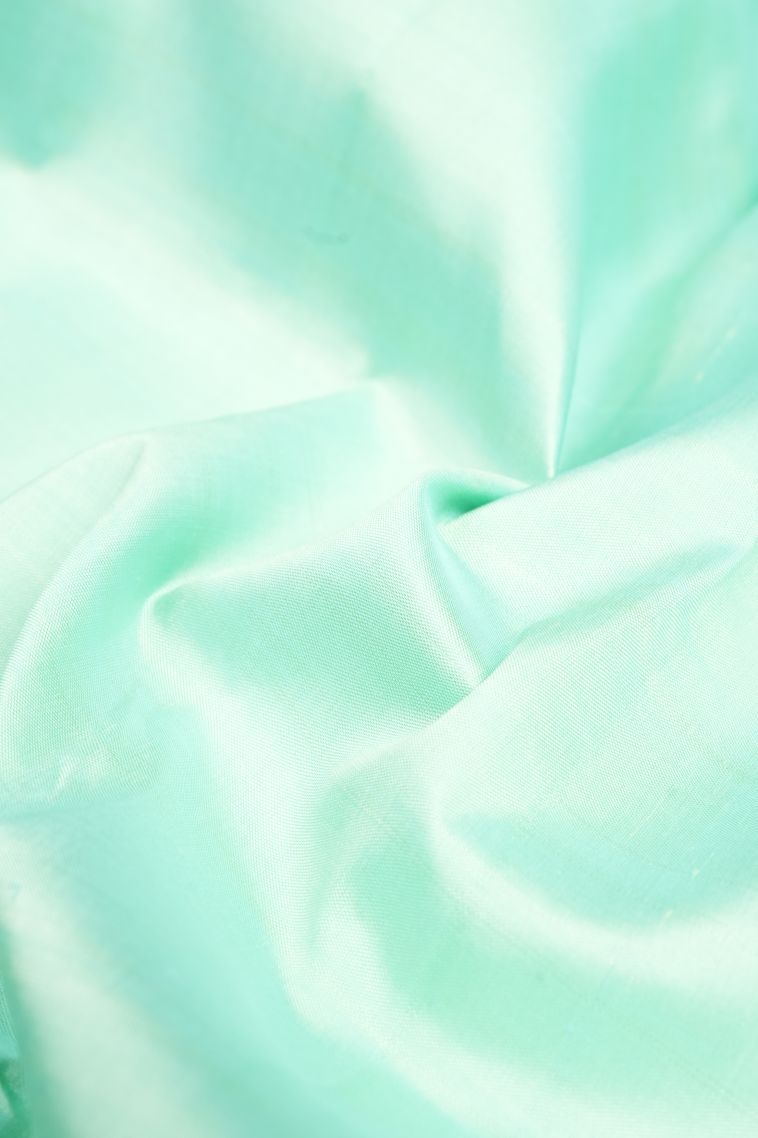 Arctic Blue Kanchipuram Silk Sarees with Without Zari Zari Plain view 4