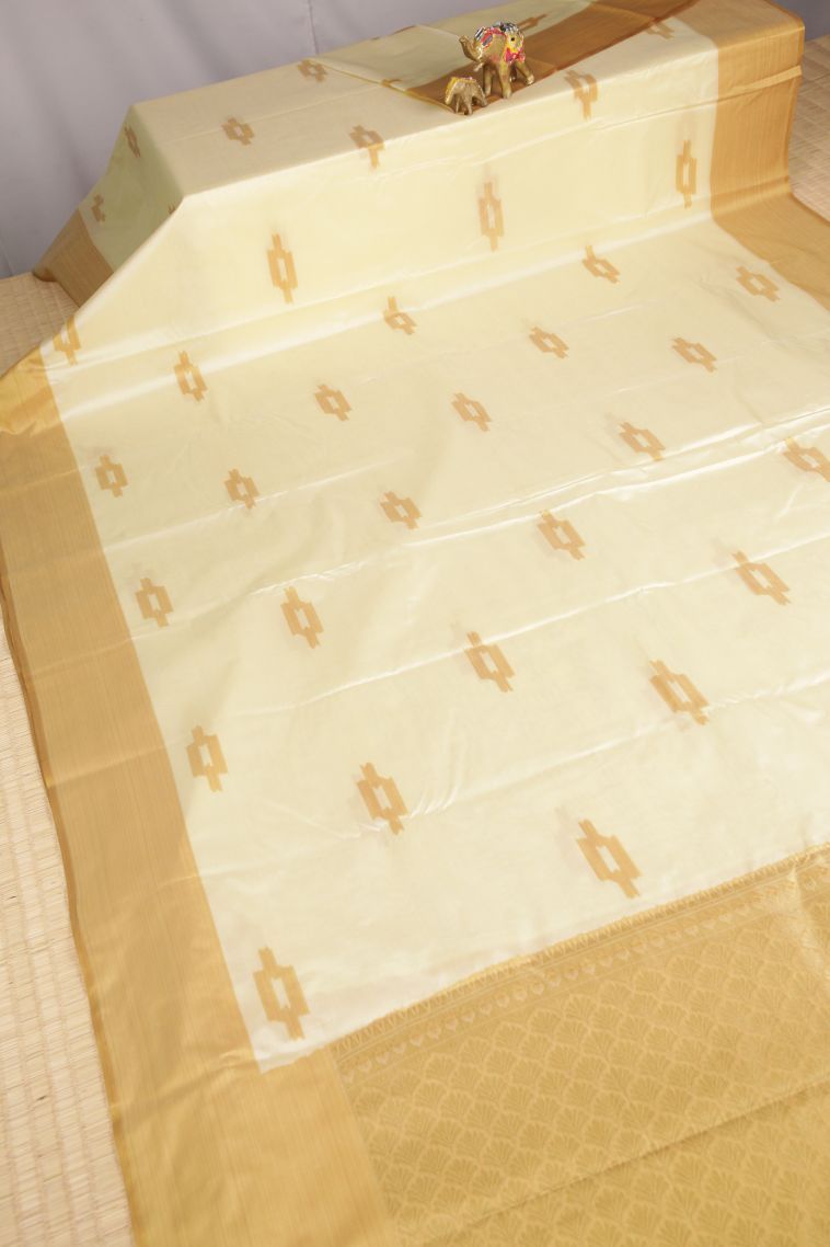 Alabaster White Soft Silk Sarees with Without Zari Zari Geometric Shapes view 2