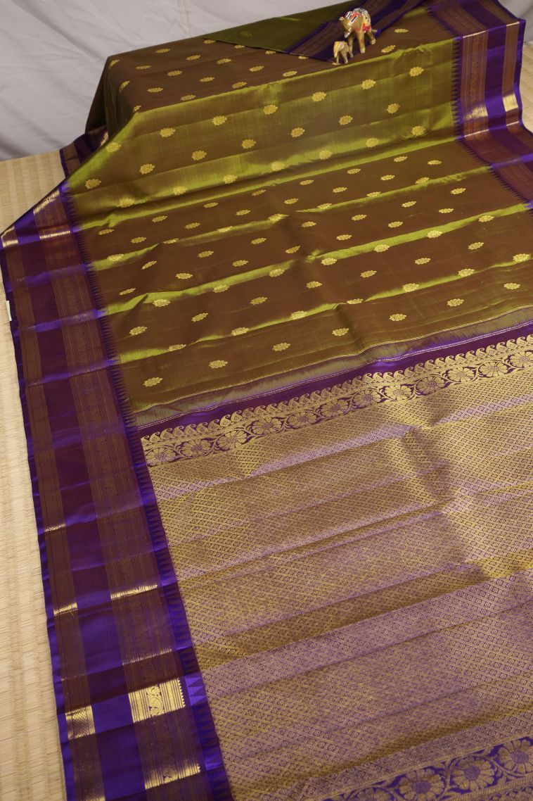 Paris Green Kanchipuram Silk Sarees with Gold Zari Buttis (small Dots Or Motifs) view 2