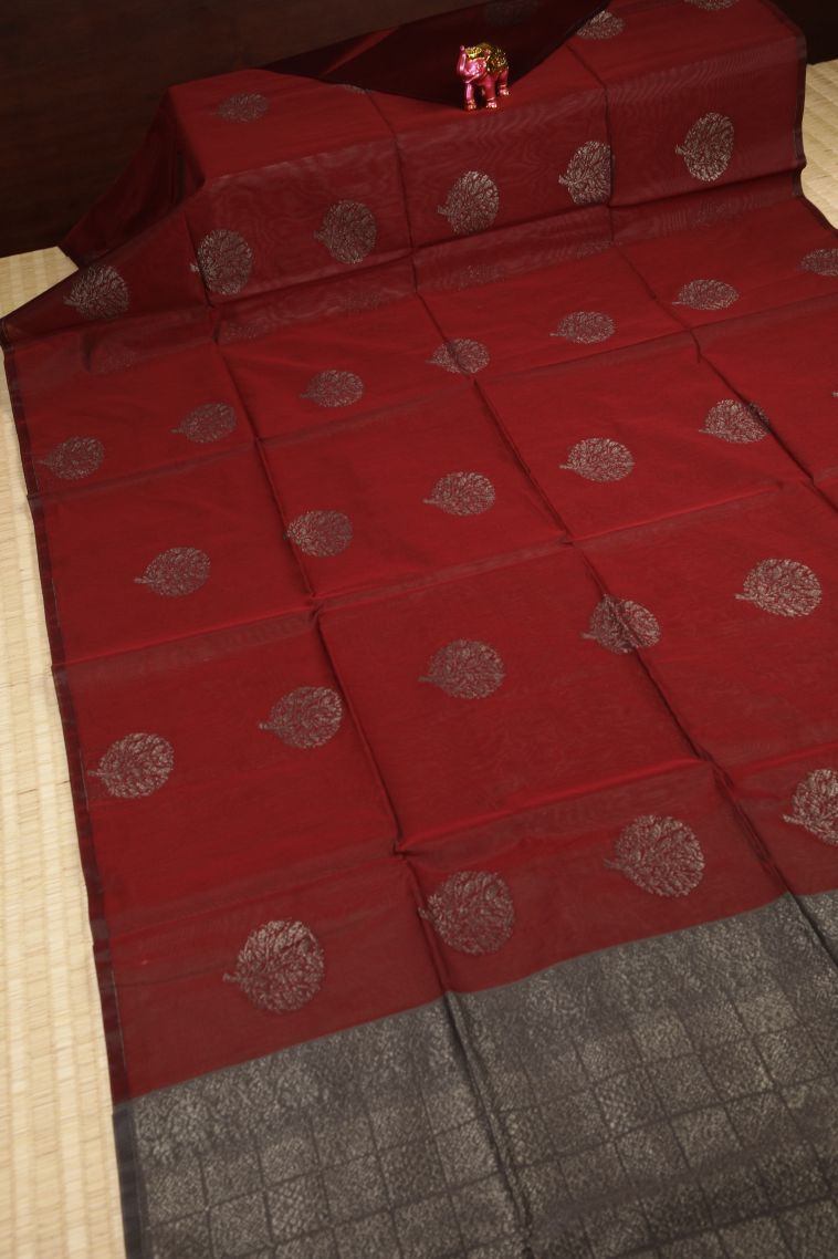 Apple Red Silk Cotton Sarees with Silver Zari Buttis (small Dots Or Motifs) view 2