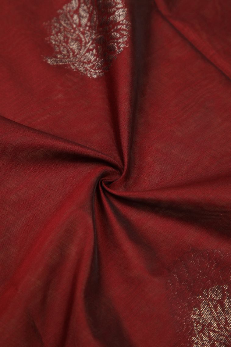 Apple Red Silk Cotton Sarees with Silver Zari Buttis (small Dots Or Motifs) view 4