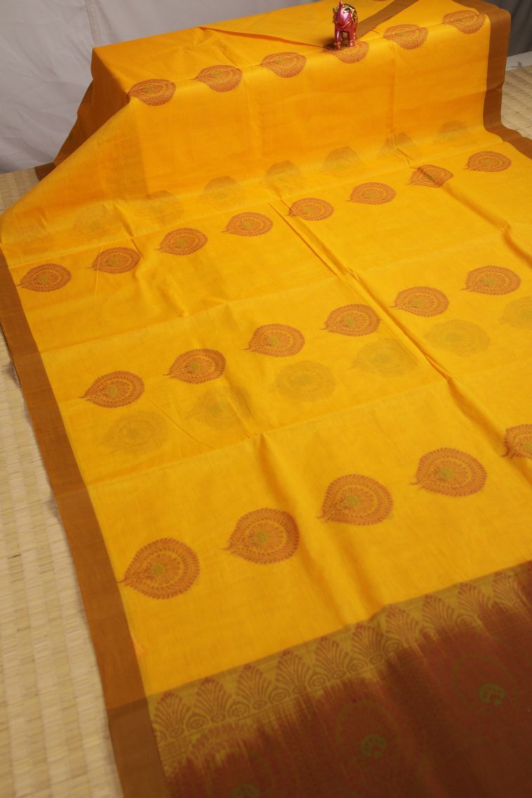 Merigold Orange Pure Handloom Kovai Cotton with Gold Zari Floral Patterns view 2