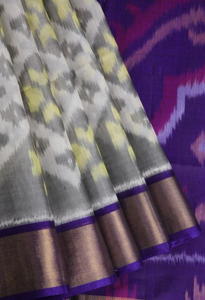 Parchment White Pochampalli Saree with Without Zari Zari Floral Patterns