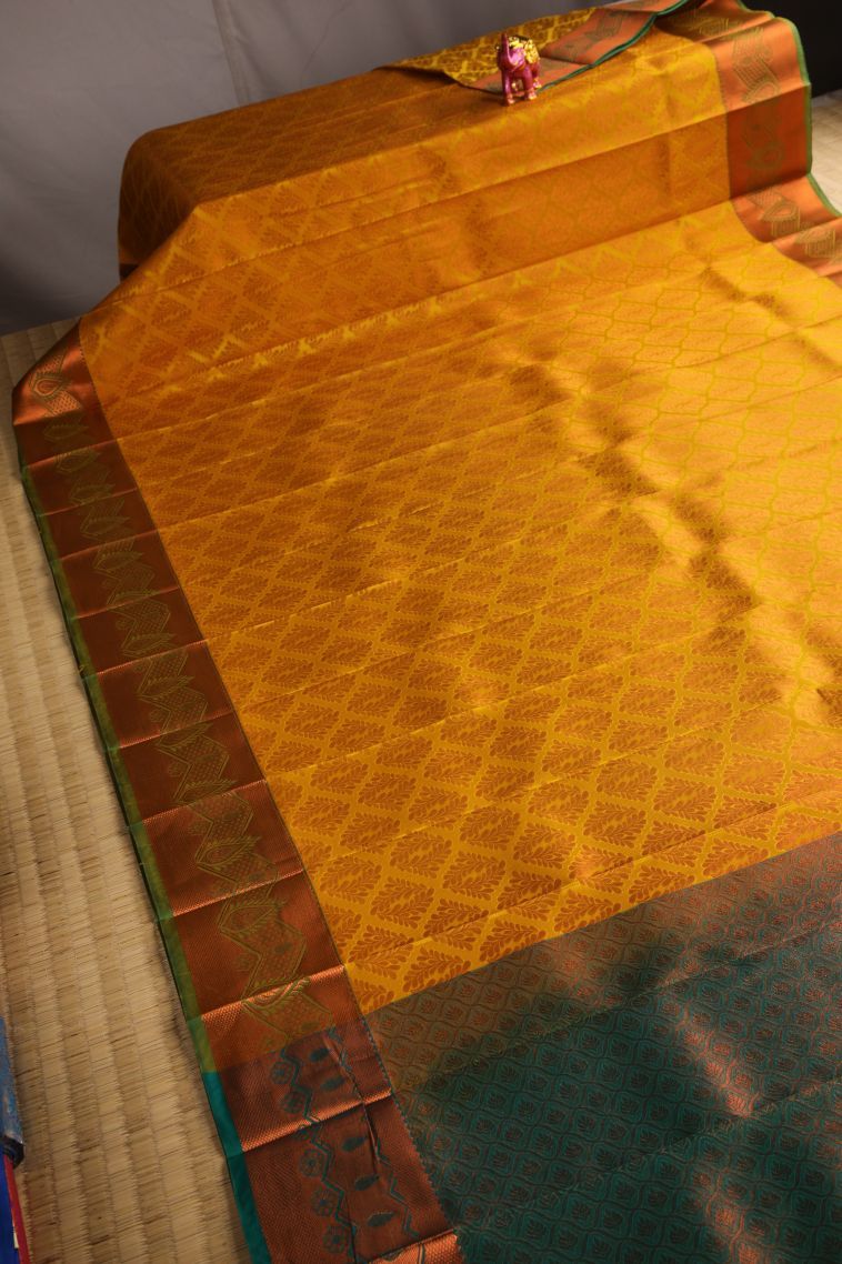 Honey Orange Visiri Madippu Silk Sarees with Copper Zari Floral Patterns view 2
