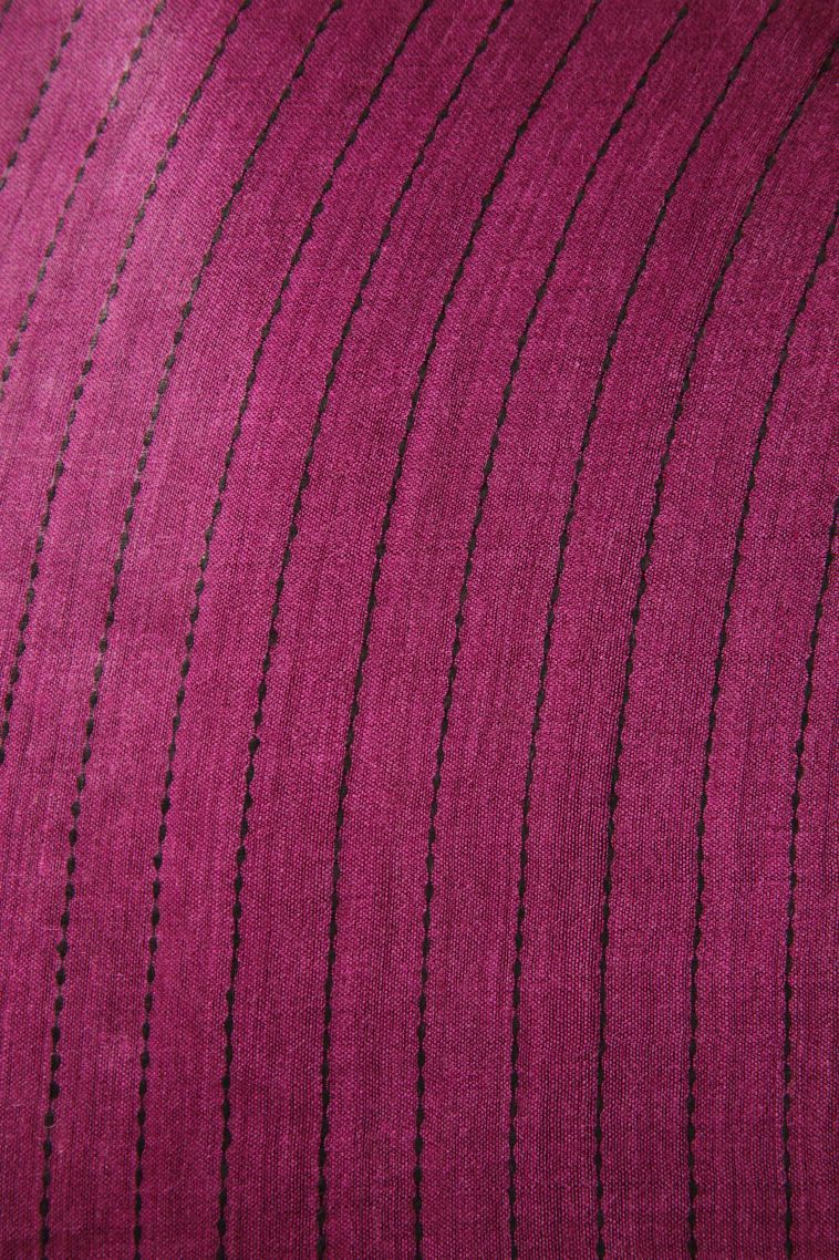 Grape Purple Jute Sarees with Gold Zari Geometric Shapes view 3