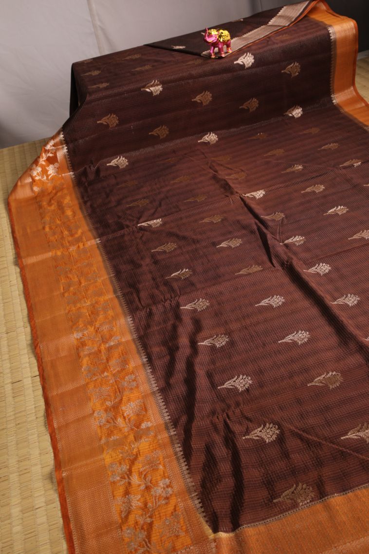 Cinnamon Brown Jute Sarees with Gold Zari Floral Puttas view 2