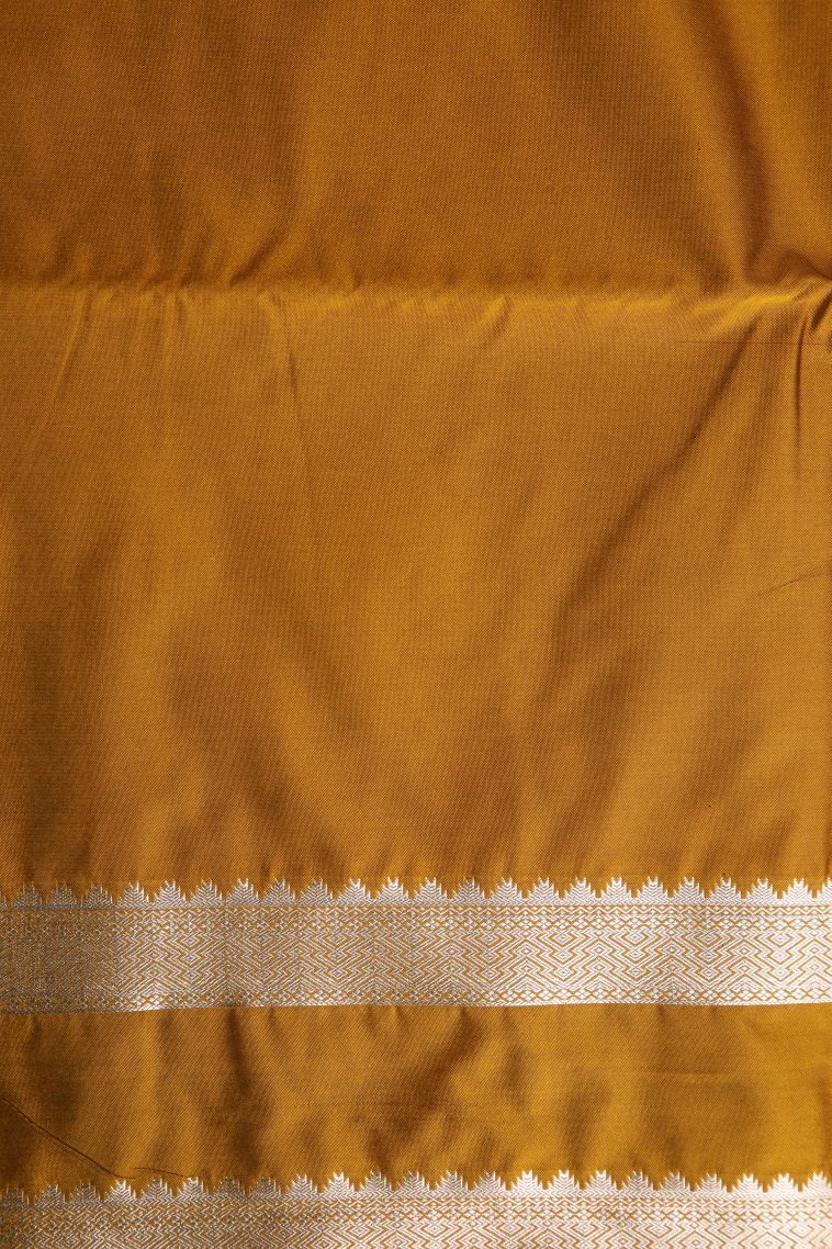 Magenta  Pink Soft Silk Saree with Silver Zari Geometric Shapes view 3