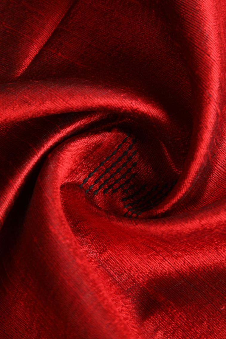 Dawn Red Jute Sarees with Gold Zari Geometric Shapes view 4