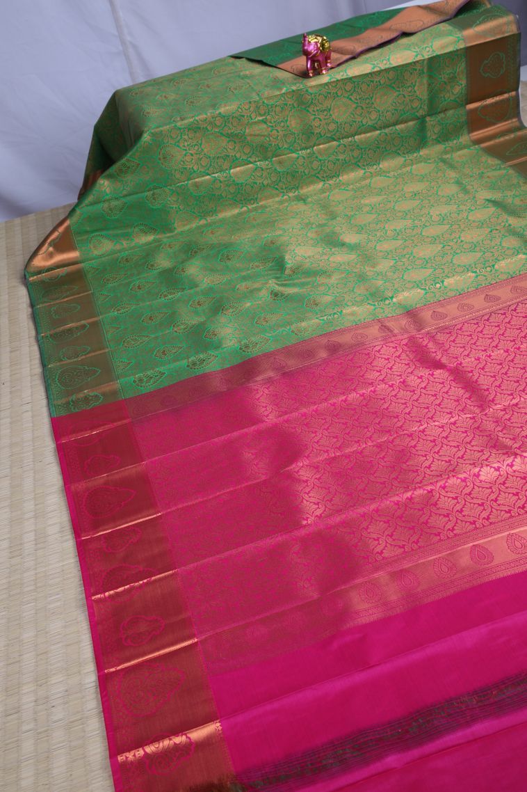 Shamrock Green Visiri Madippu Silk Sarees with Copper Zari Floral Patterns view 2