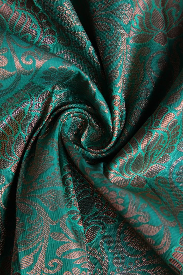 Shamrock Green Visiri Madippu Silk Sarees with Copper Zari Floral Patterns view 4