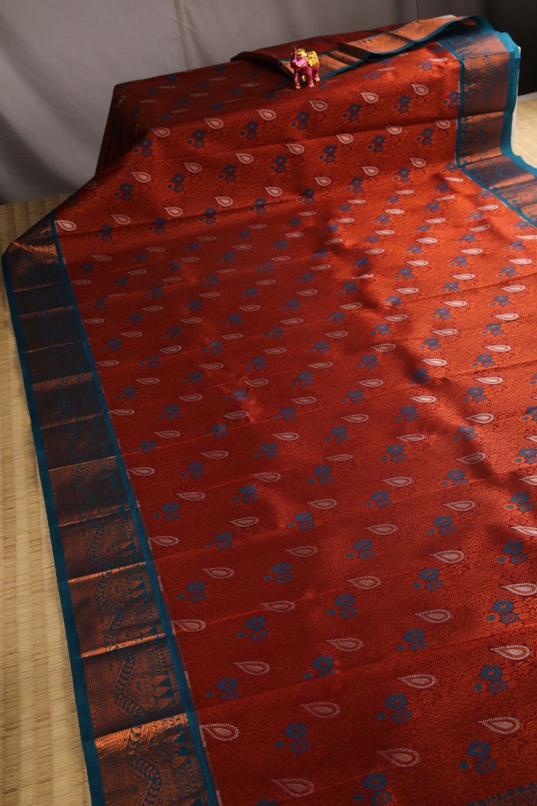 Berry Red Visiri Madippu Silk Sarees with Copper Zari Floral Patterns view 2