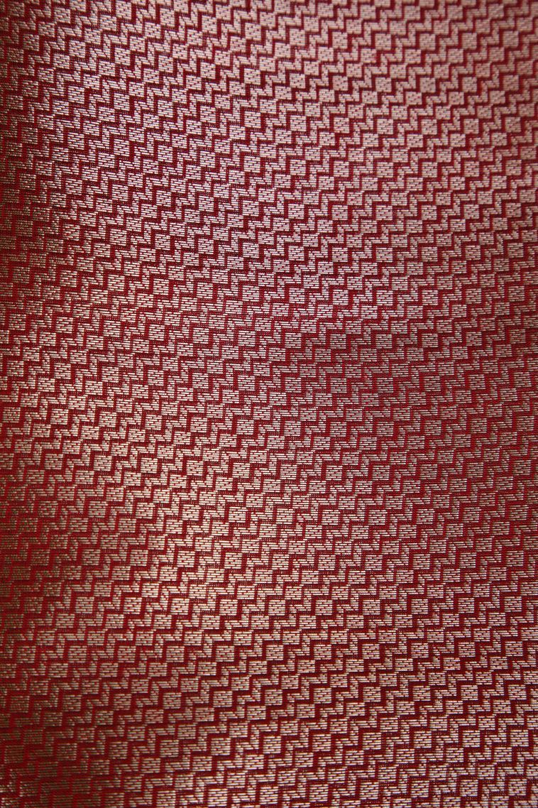 Apple Red Chanderi Cotton Sarees with Gold Zari Plain view 3