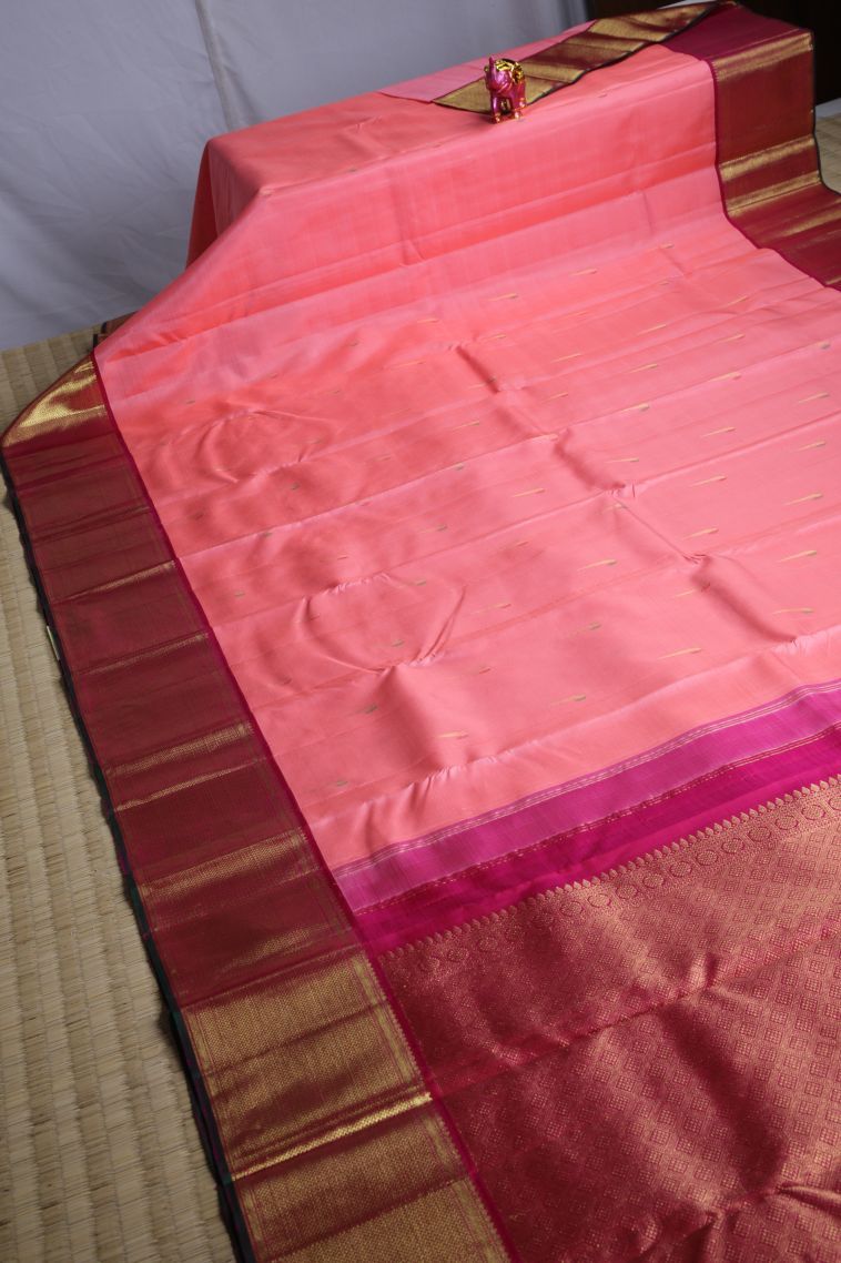 Rose Pink Kanchipuram Silk Sarees with Gold Zari Geometric Shapes view 2