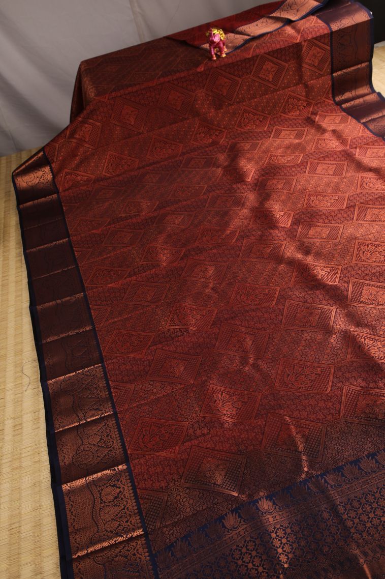 Currant Red Visiri Madippu Silk Sarees with Copper Zari Geometric Shapes view 2