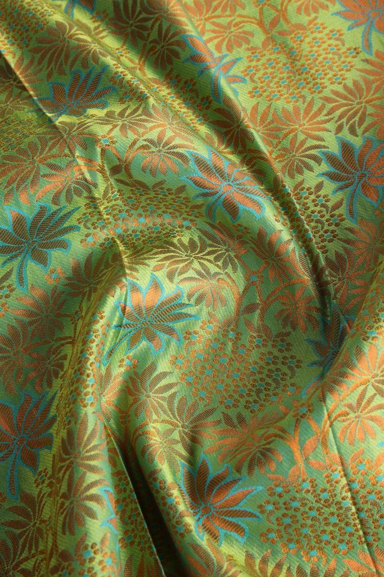 Forest Green Visiri Madippu Silk Sarees with Copper Zari Floral Patterns view 4