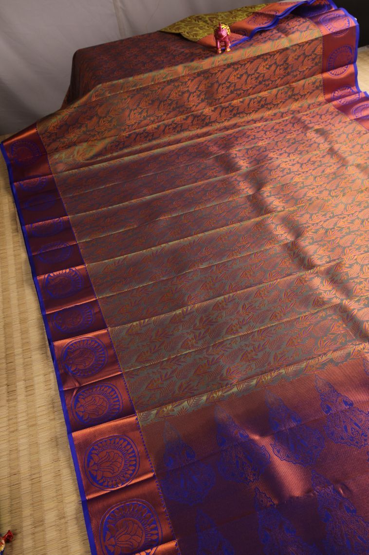 Paris Green Visiri Madippu Silk Sarees with Copper Zari Floral Patterns view 2